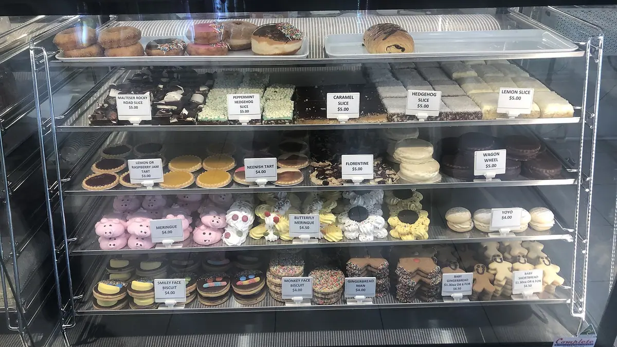 A & P E Baker – bakery in Little Moor, Stockport